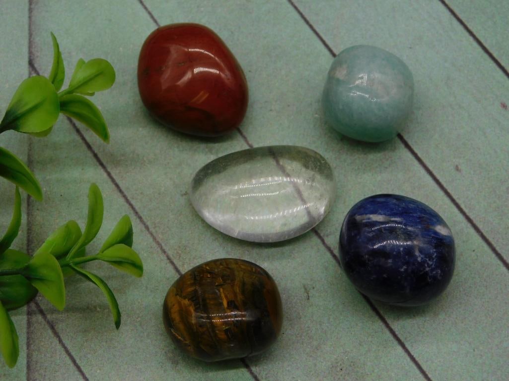 ROCK STONE LAPIDARY SPECIMEN (1 of 4)