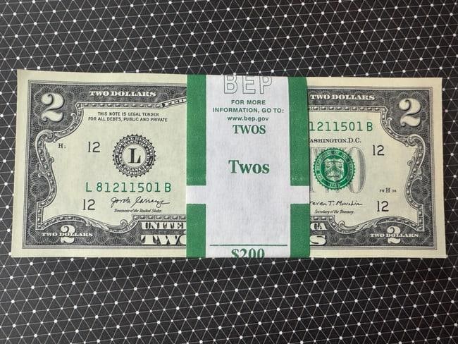 RARE Sequential $2 Bills 2017A UNCIRCULATED - 100 OF 1000 IN ORDER!: Serial number 81211501-81211600 - Exceptional and investment-grade group of United States $2 Federal Reserve Notes, presented in mint condition, uncirculated, and bank-banded form. This is Lot #1 of
