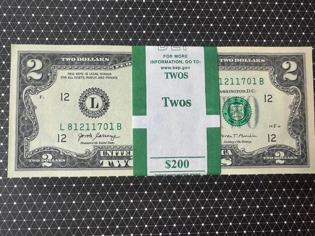 RARE Sequential $2 Bills 2017A UNCIRCULATED - 100 OF 1000 IN ORDER!: Serial number 81211701-81211800 - Exceptional and investment-grade group of United States $2 Federal Reserve Notes, presented in mint condition, uncirculated, and bank-banded form. This is Lot #1 of