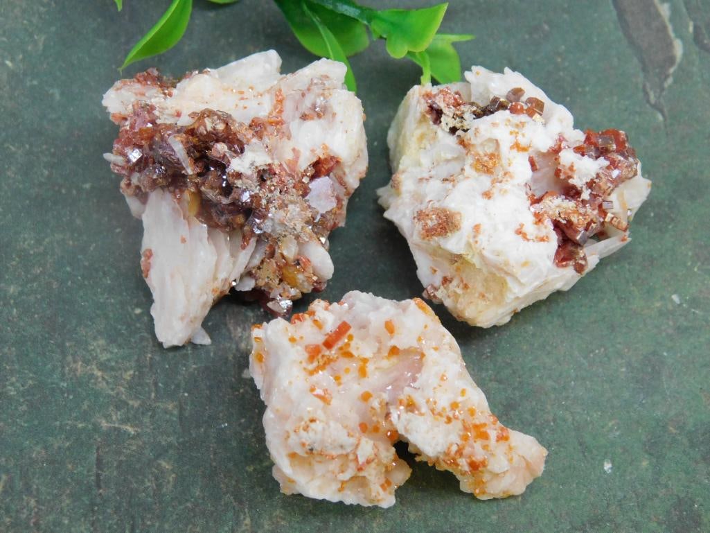 VANADINITE ROCK STONE LAPIDARY SPECIMEN: VANADINITE ROCK STONE LAPIDARY SPECIMEN