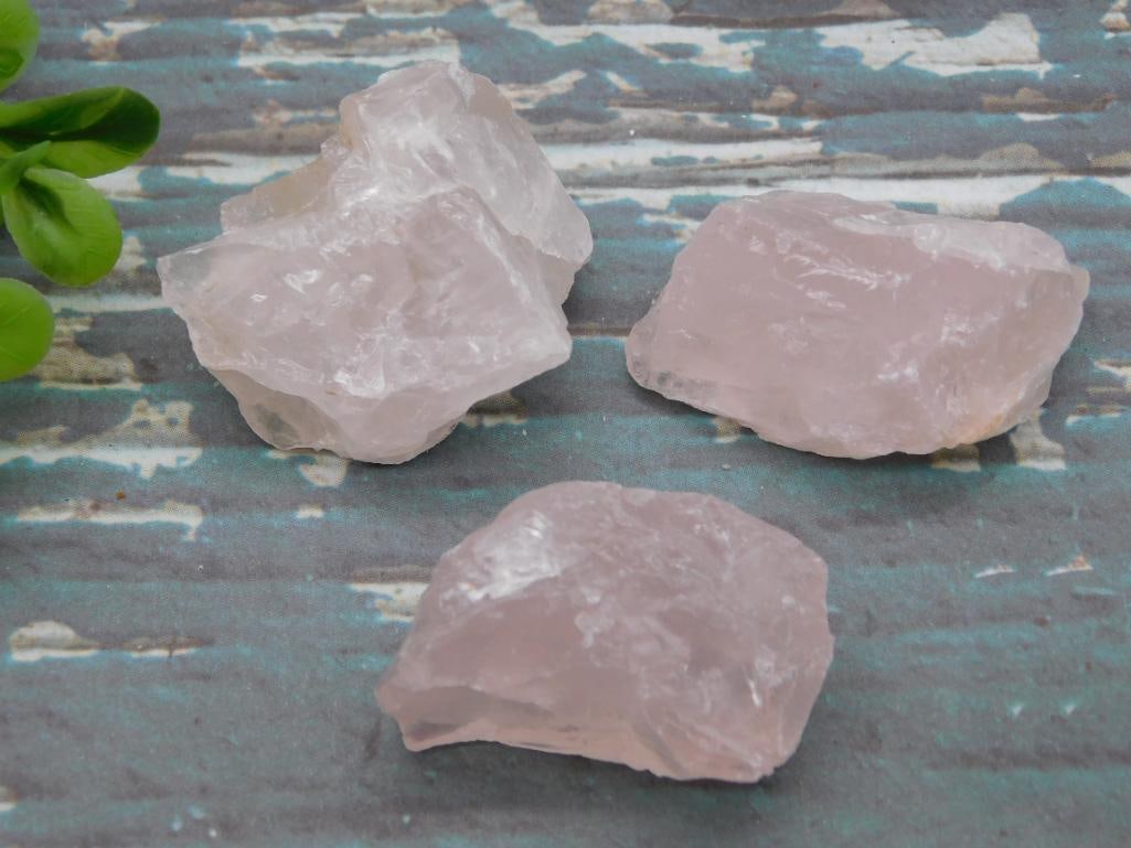 ROSE QUARTZ ROCK STONE LAPIDARY SPECIMEN: WELCOME TO HATMAN AUCTIONS! SPECIAL NOTICE: Please see photos for measurements and descriptions. ***Yes, we have in house shipping with MANY REPEAT CUSTOMERS because of our streamlined service.