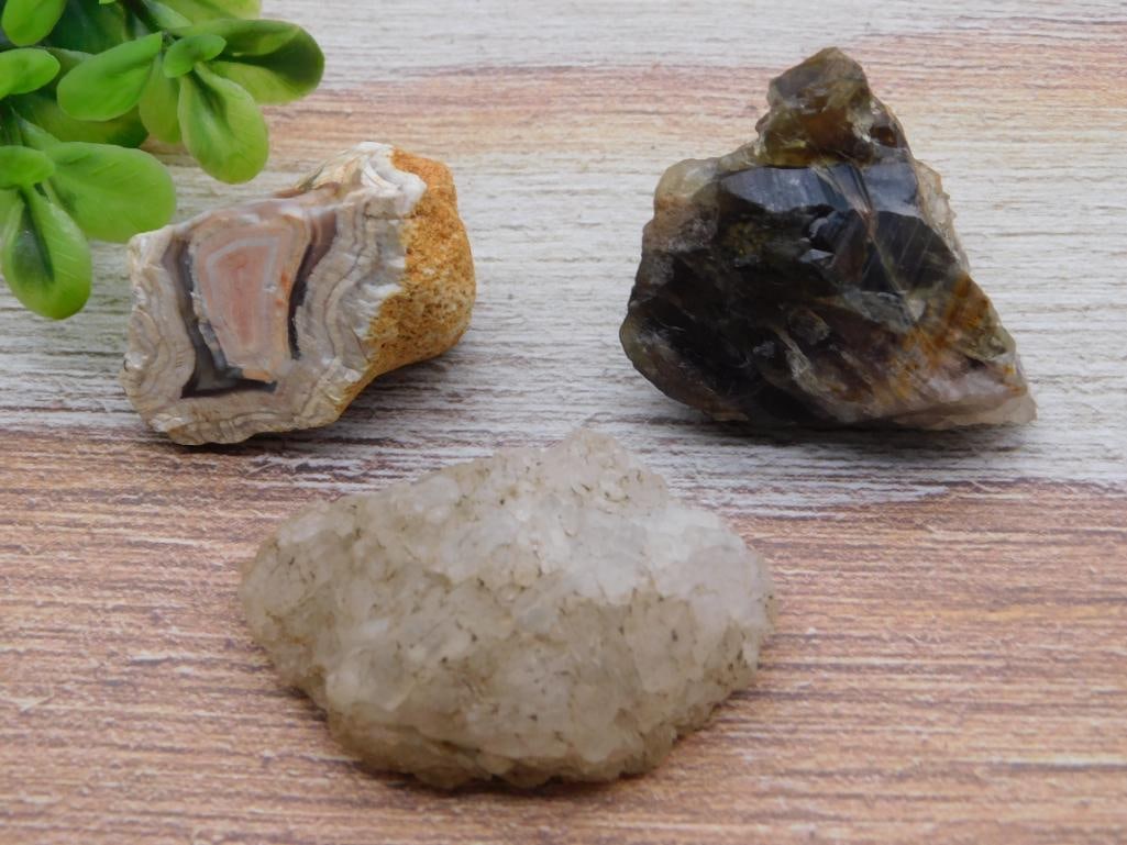 MIXED ROUGH ROCK ROCK STONE LAPIDARY SPECIMEN: WELCOME TO HATMAN AUCTIONS! SPECIAL NOTICE: Please see photos for measurements and descriptions. ***Yes, we have in house shipping with MANY REPEAT CUSTOMERS because of our streamlined service. ****We