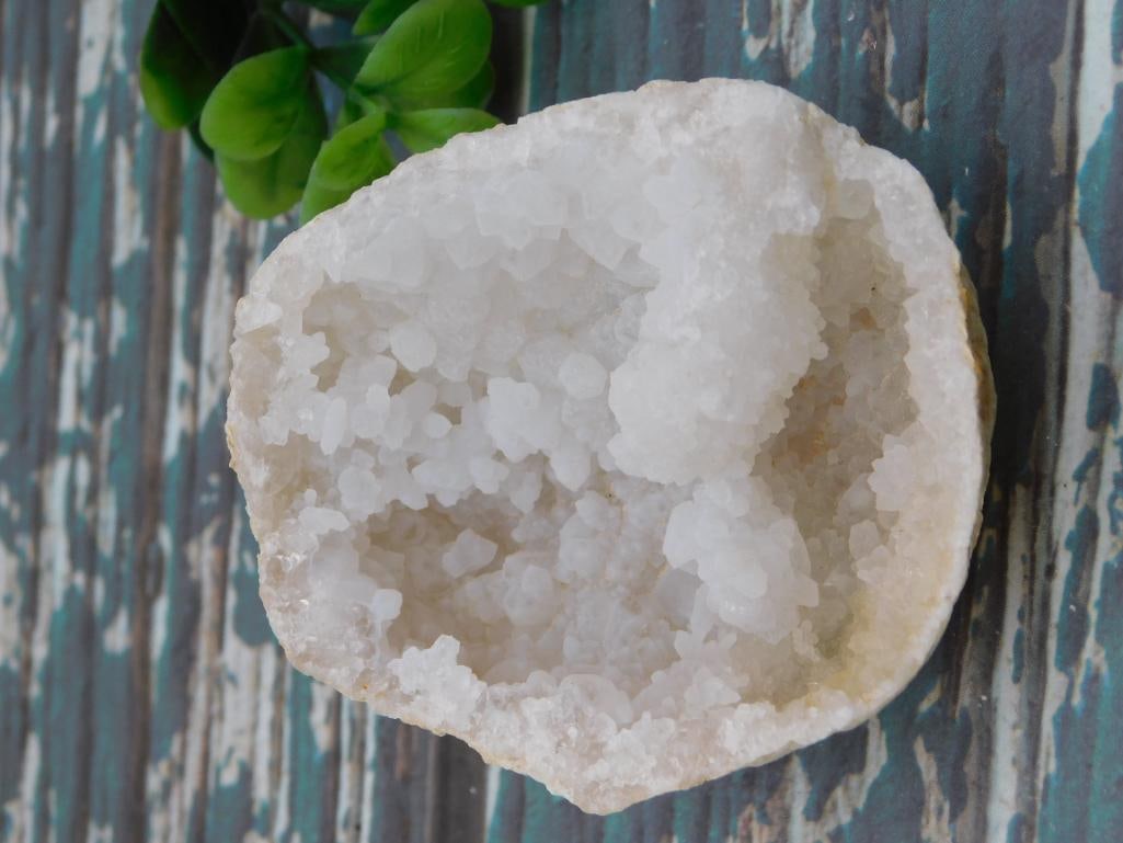 GEODE ROCK STONE LAPIDARY SPECIMEN: WELCOME TO HATMAN AUCTIONS! SPECIAL NOTICE: Please see photos for measurements and descriptions. ***Yes, we have in house shipping with MANY REPEAT CUSTOMERS because of our streamlined service. ****We