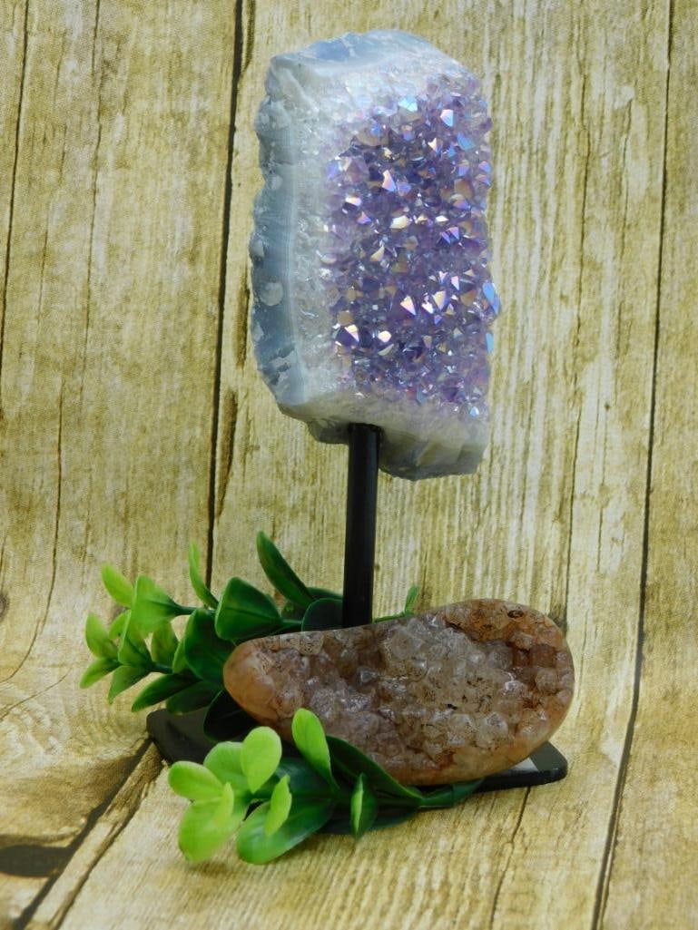 TITANIUM AMETHYST DISPLAY ROCK STONE LAPIDARY SPECIMEN: WELCOME TO HATMAN AUCTIONS! SPECIAL NOTICE: Please see photos for measurements and descriptions. ***Yes, we have in house shipping with MANY REPEAT CUSTOMERS because of our streamlined service.