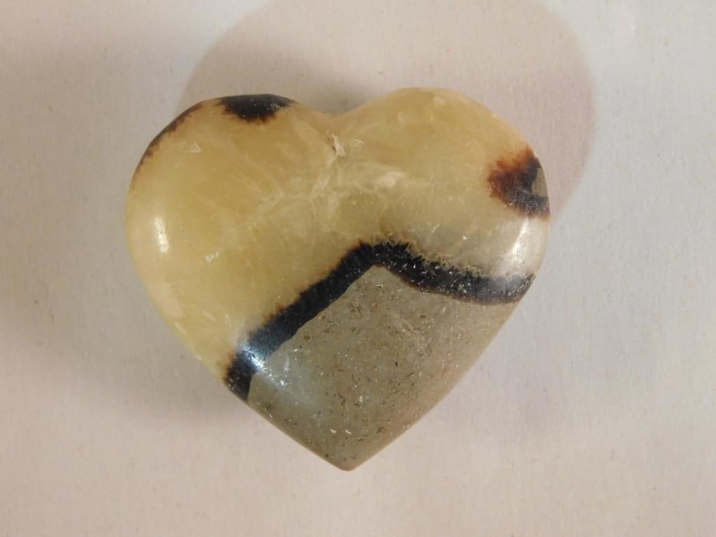 SEPTARIAN HEART ROCK STONE LAPIDARY SPECIMEN: Thank you for attending HATMAN AUCTIONS! Yes, we ship all items that are not oversized. Please see photos for measurements and description. SPECIAL NOTICE: Many items are PICK UP ONLY by APPOINTMENT O