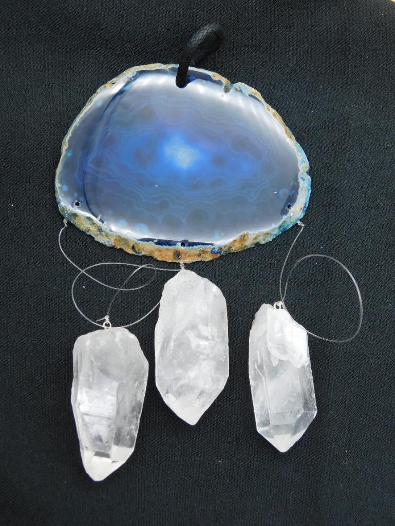 AGATE AND QUARTZ CRYSTAL WIND CHIME ROCK STONE LAPIDARY SPECIMEN: WELCOME TO HATMAN AUCTIONS! SPECIAL NOTICE: Please see photos for measurements and descriptions. ***Yes, we have in house shipping with MANY REPEAT CUSTOMERS because of our streamlined service.