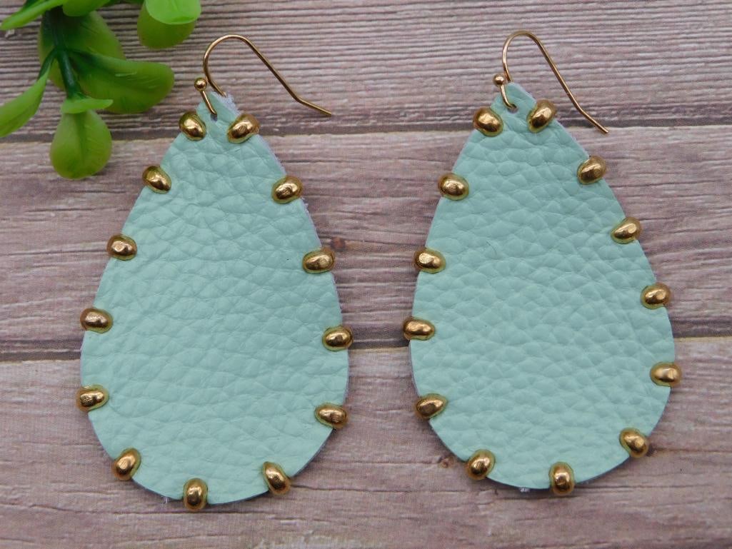FASHION JEWELRY EARRINGS: WELCOME TO HATMAN AUCTIONS! SPECIAL NOTICE: Please see photos for measurements and descriptions. ***Yes, we have in house shipping with MANY REPEAT CUSTOMERS because of our streamlined service.