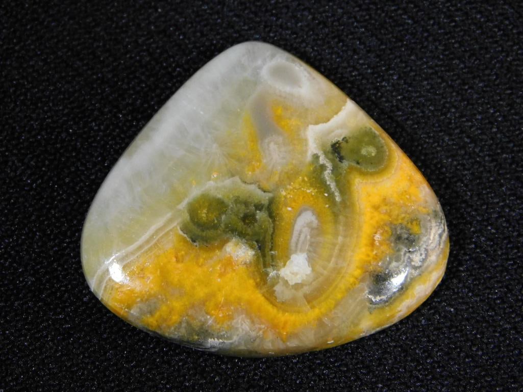 BUMBLEBEE JAPSPER ROCK STONE LAPIDARY SPECIMEN: WELCOME TO HATMAN AUCTIONS! SPECIAL NOTICE: Please see photos for measurements and descriptions. ***Yes, we have in house shipping with MANY REPEAT CUSTOMERS because of our streamlined service.