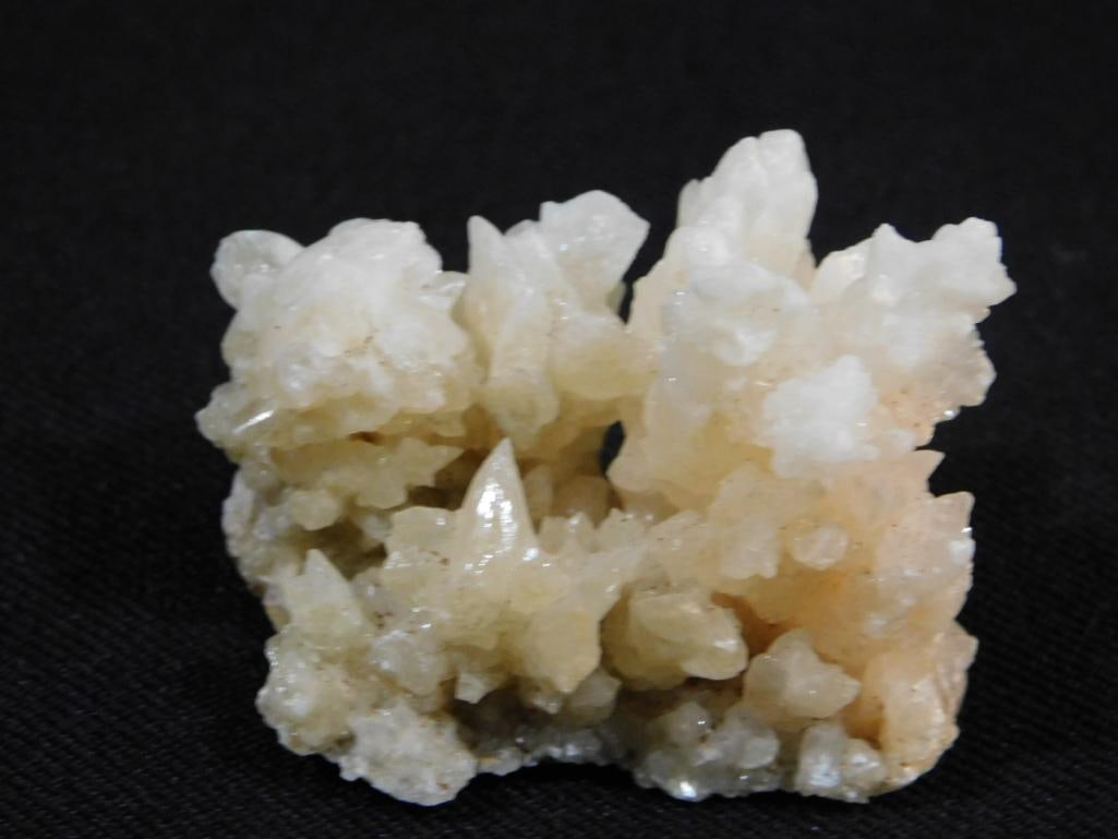 CAVE CRYSTAL ROCK STONE LAPIDARY SPECIMEN: WELCOME TO HATMAN AUCTIONS! SPECIAL NOTICE: Please see photos for measurements and descriptions. ***Yes, we have in house shipping with MANY REPEAT CUSTOMERS because of our streamlined service. ****We