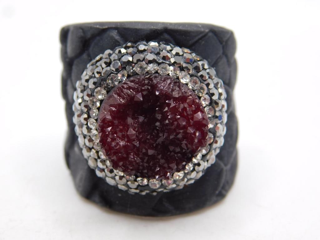 DRUZY QUARTZ RING ROCK STONE LAPIDARY SPECIMEN: WELCOME TO HATMAN AUCTIONS! SPECIAL NOTICE: Please see photos for measurements and descriptions. ***Yes, we have in house shipping with MANY REPEAT CUSTOMERS because of our streamlined service.