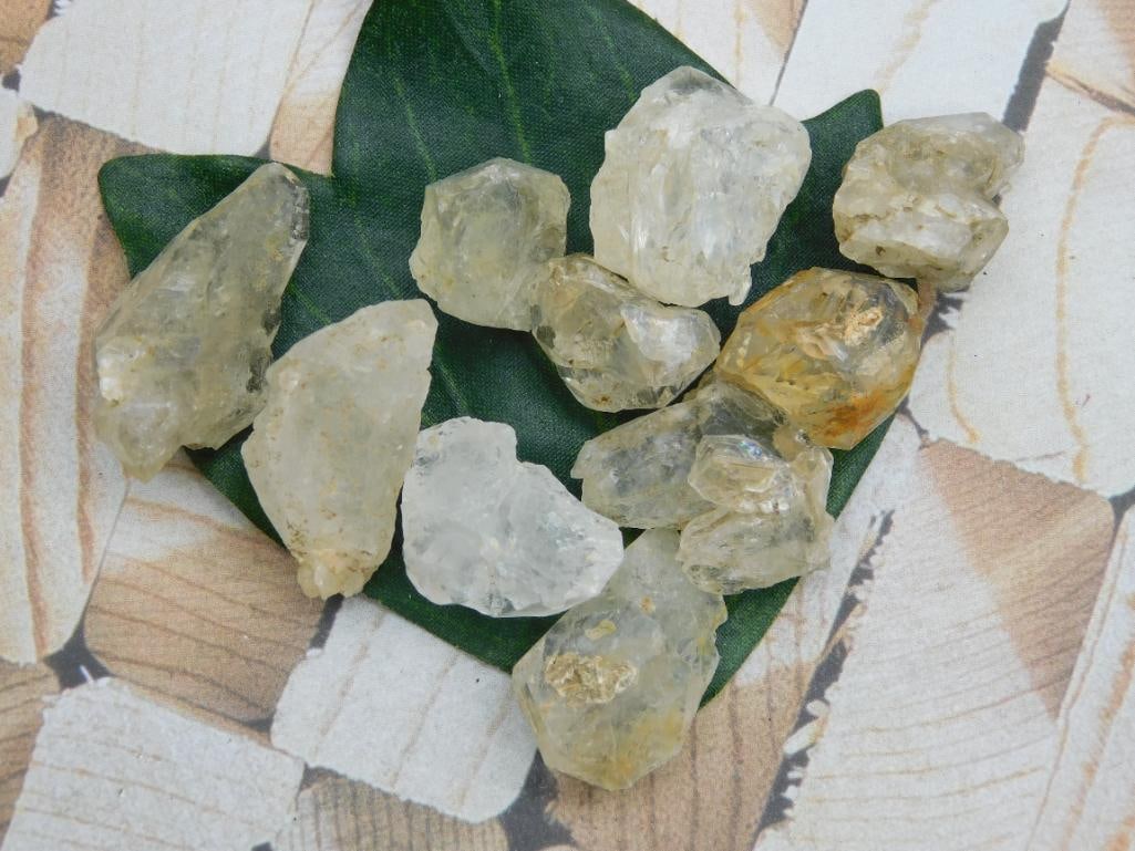 HERKIMER DIAMOND ROCK STONE LAPIDARY SPECIMEN: WELCOME TO HATMAN AUCTIONS! SPECIAL NOTICE: Please see photos for measurements and descriptions. ***Yes, we have in house shipping with MANY REPEAT CUSTOMERS because of our streamlined service. ****We