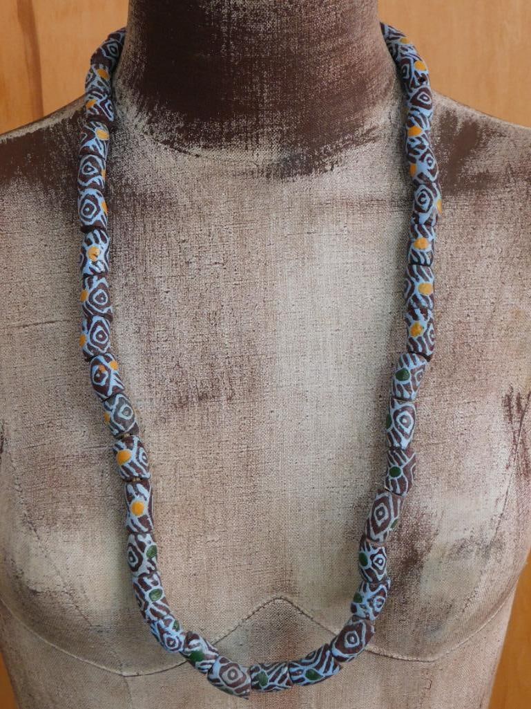 AFRICAN TRADE BEADS ROCK STONE LAPIDARY SPECIMEN: WELCOME TO HATMAN AUCTIONS! SPECIAL NOTICE: Please see photos for measurements and descriptions. ***Yes, we have in house shipping with MANY REPEAT CUSTOMERS because of our streamlined service.