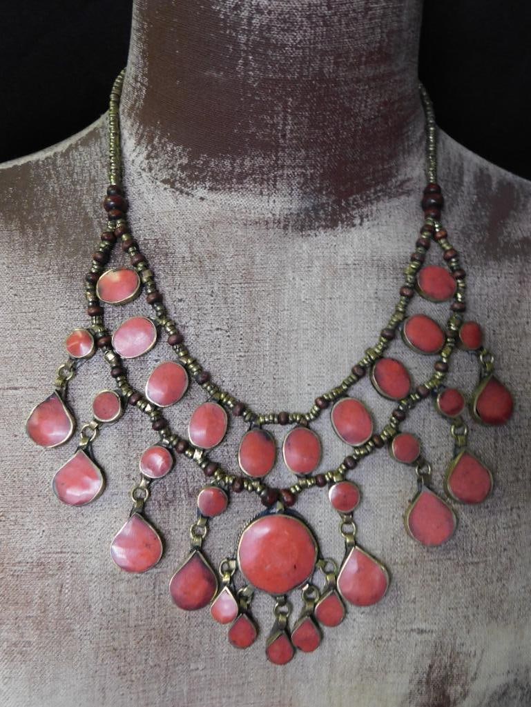 CLUB PENDANT ON CHAIN NECKLACE: CLUB PENDANT ON CHAIN NECKLACE