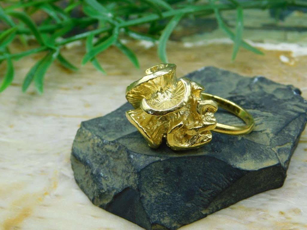 FLOWER RING ROCK STONE LAPIDARY SPECIMEN (1 of 5)