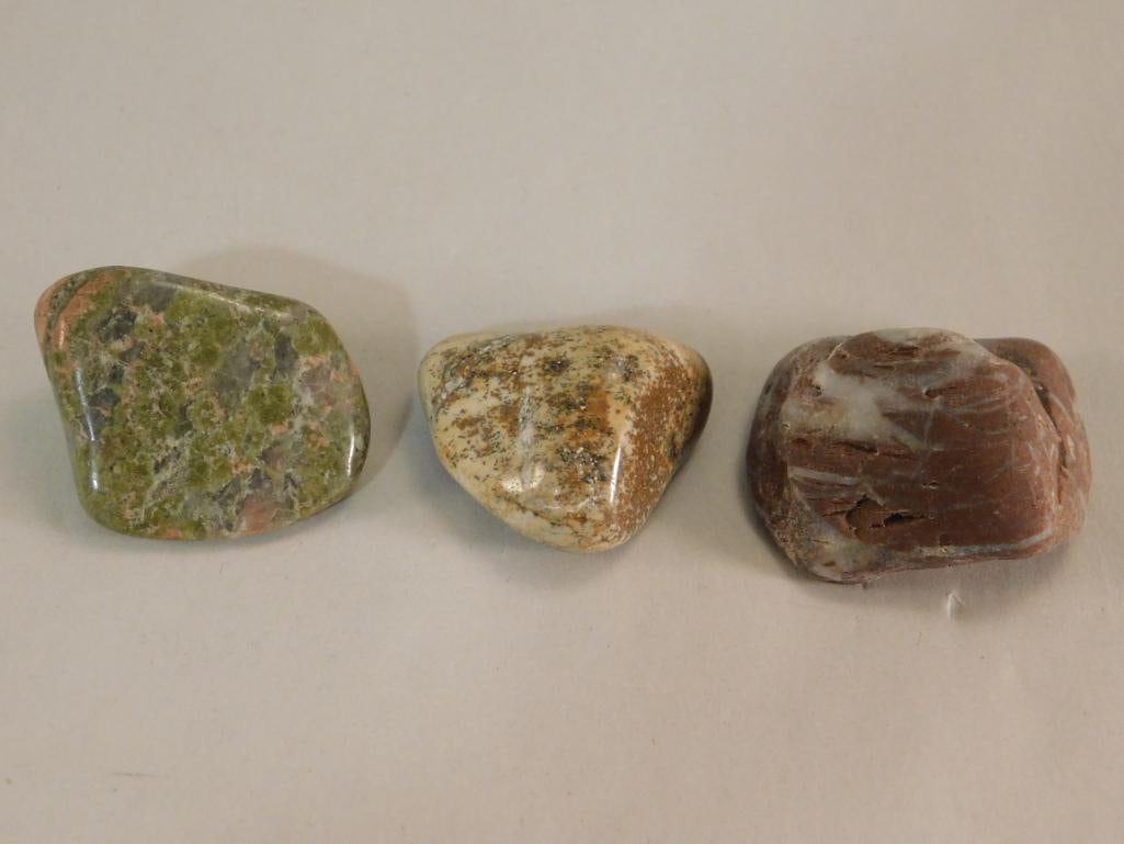 ROCK STONE LAPIDARY SPECIMEN (1 of 2)
