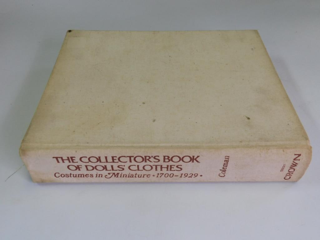 1975 THE COLLECTORS BOOK OF DOLLS CLOTHES BY DOROTHY S ELIZABETH AND EVELYN J COLEMAN VINTAGE (1 of 7)