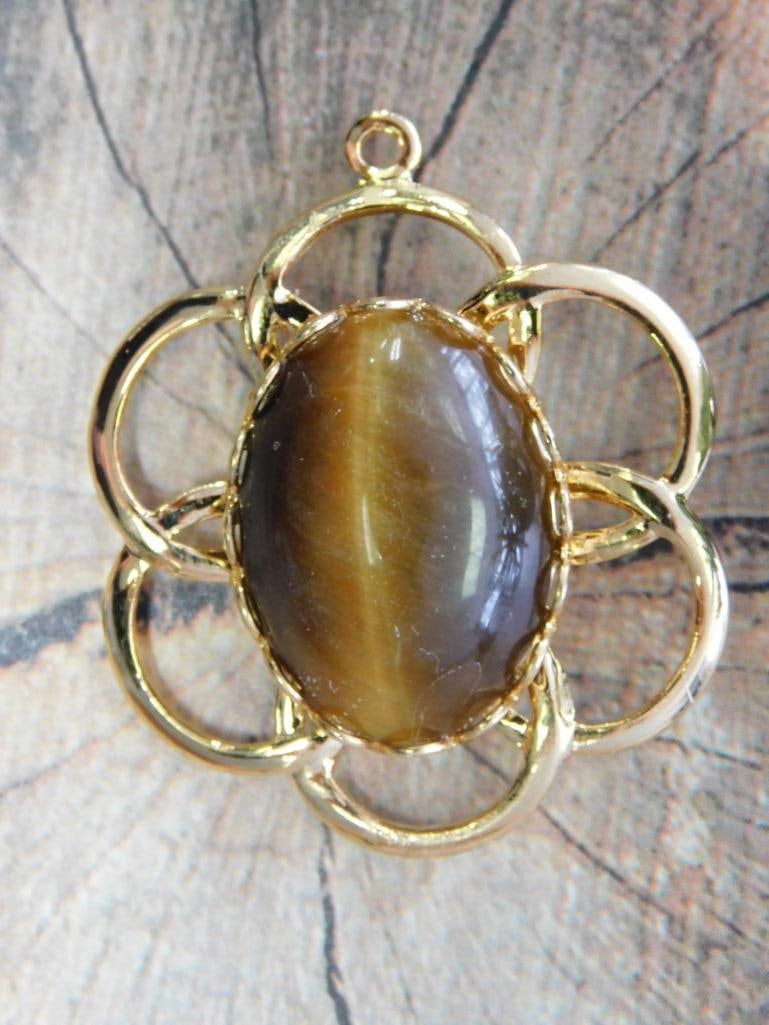 TIGER EYE PENDANT ROCK STONE LAPIDARY SPECIMEN (1 of 2)
