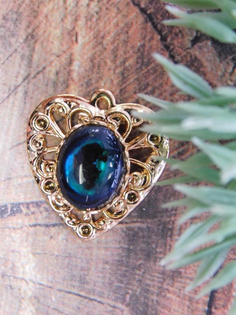 ABALONE HEART PENDANT ROCK STONE LAPIDARY SPECIMEN (1 of 2)