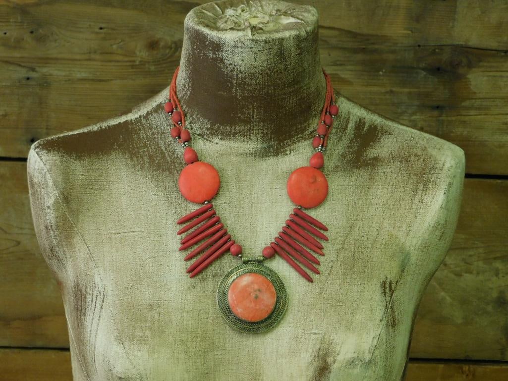 RED CORAL NECKLACE ROCK STONE LAPIDARY SPECIMEN: WELCOME TO HATMAN AUCTIONS! SPECIAL NOTICE: Please see photos for measurements and descriptions. ***Yes, we have in house shipping with MANY REPEAT CUSTOMERS because of our streamlined service.