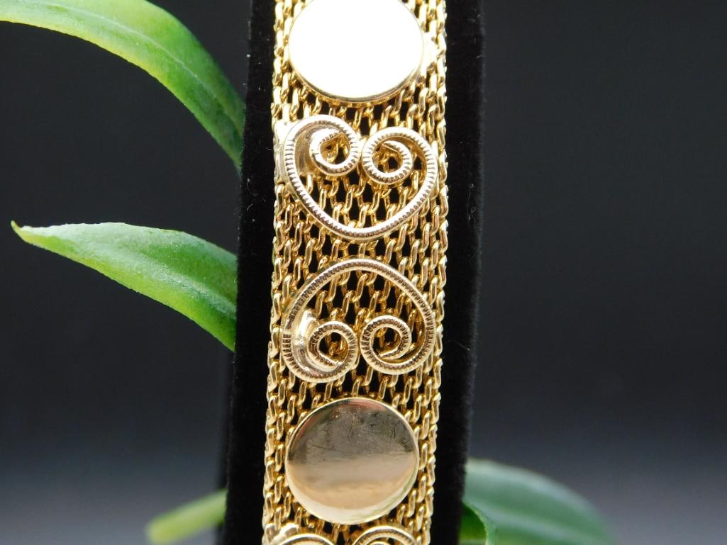 BRACELET: Thank you for attending HATMAN AUCTIONS! Yes, we ship all items that are not oversized. Please see photos for measurements and description. SPECIAL NOTICE: Many items are PICK UP ONLY by APPOINTMENT