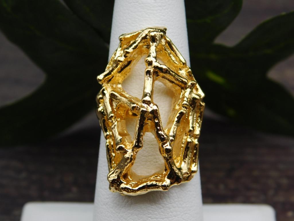 RING: WELCOME TO HATMAN AUCTIONS! SPECIAL NOTICE: Please see photos for measurements and descriptions. ***Yes, we have in house shipping with MANY REPEAT CUSTOMERS because of our streamlined service.