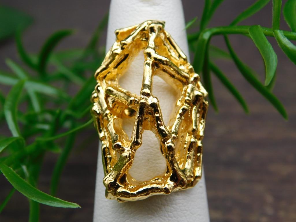 RING: WELCOME TO HATMAN AUCTIONS! SPECIAL NOTICE: Please see photos for measurements and descriptions. ***Yes, we have in house shipping with MANY REPEAT CUSTOMERS because of our streamlined service.