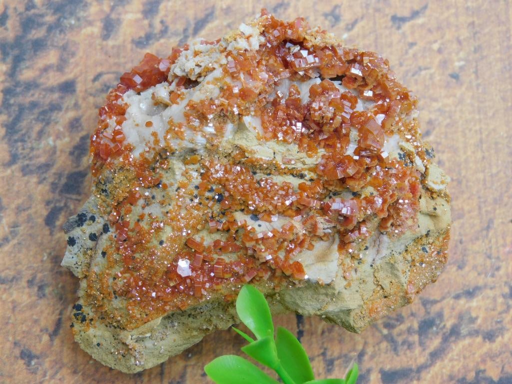 VANADINITE ROCK STONE LAPIDARY SPECIMEN: WELCOME TO HATMAN AUCTIONS! SPECIAL NOTICE: Please see photos for measurements and descriptions. ***Yes, we have in house shipping with MANY REPEAT CUSTOMERS because of our streamlined service. ****We