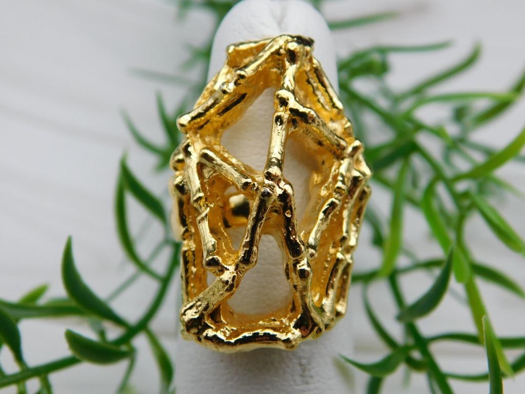 RING: WELCOME TO HATMAN AUCTIONS! SPECIAL NOTICE: Please see photos for measurements and descriptions. ***Yes, we have in house shipping with MANY REPEAT CUSTOMERS because of our streamlined service.