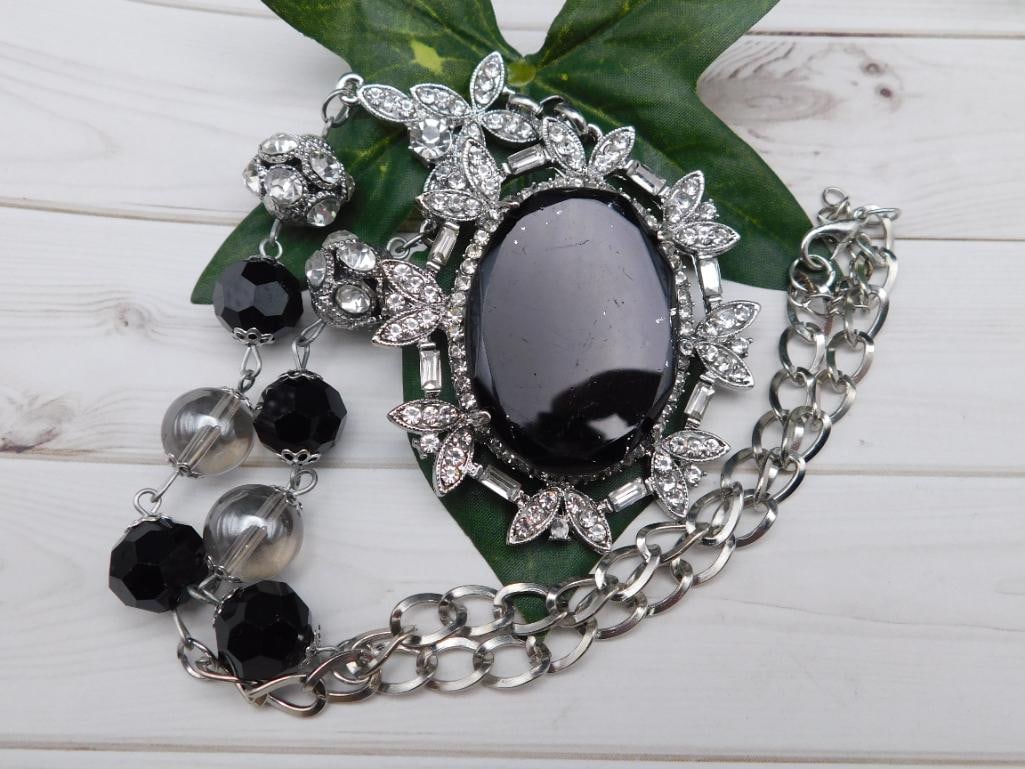 FASHION JEWELRY: WELCOME TO HATMAN AUCTIONS! SPECIAL NOTICE: Please see photos for measurements and descriptions. ***Yes, we have in house shipping with MANY REPEAT CUSTOMERS because of our streamlined service. ****We