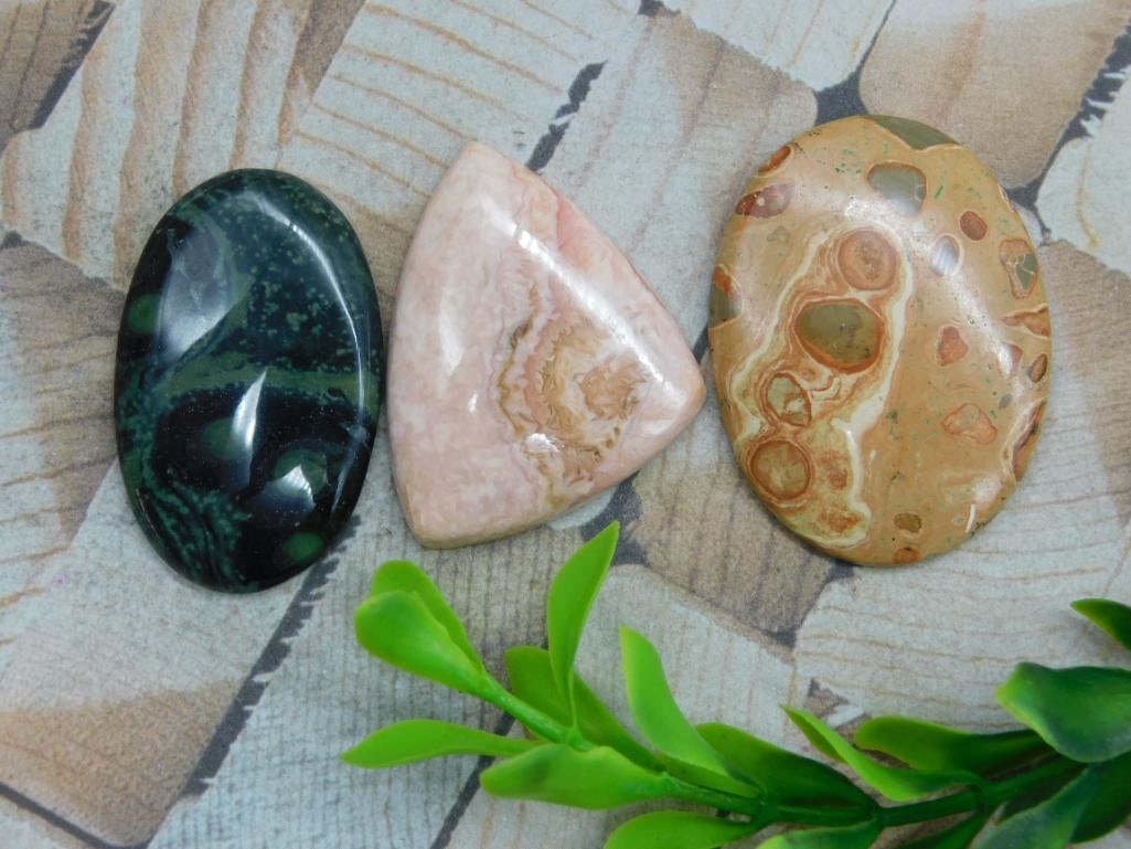 CABOCHONS ROCK STONE LAPIDARY SPECIMEN: WELCOME TO HATMAN AUCTIONS! SPECIAL NOTICE: Please see photos for measurements and descriptions. ***Yes, we have in house shipping with MANY REPEAT CUSTOMERS because of our streamlined service. ****We