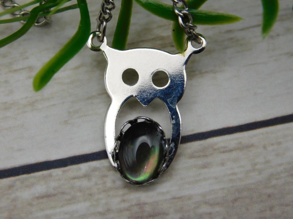 ABALONE OWL PENDANT NECKLACE ROCK STONE LAPIDARY SPECIMEN: WELCOME TO HATMAN AUCTIONS! SPECIAL NOTICE: Please see photos for measurements and descriptions. ***Yes, we have in house shipping with MANY REPEAT CUSTOMERS because of our streamlined service.