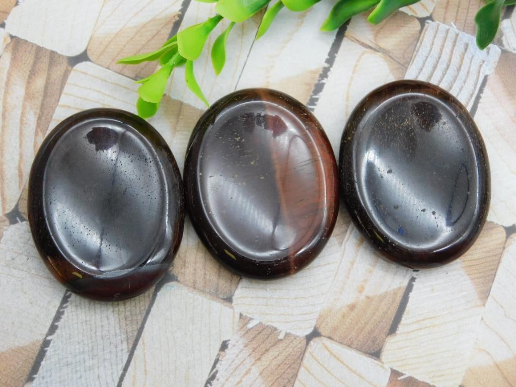 RED MAHOGANY WORRY STONES ROCK STONE LAPIDARY SPECIMEN (1 of 2)