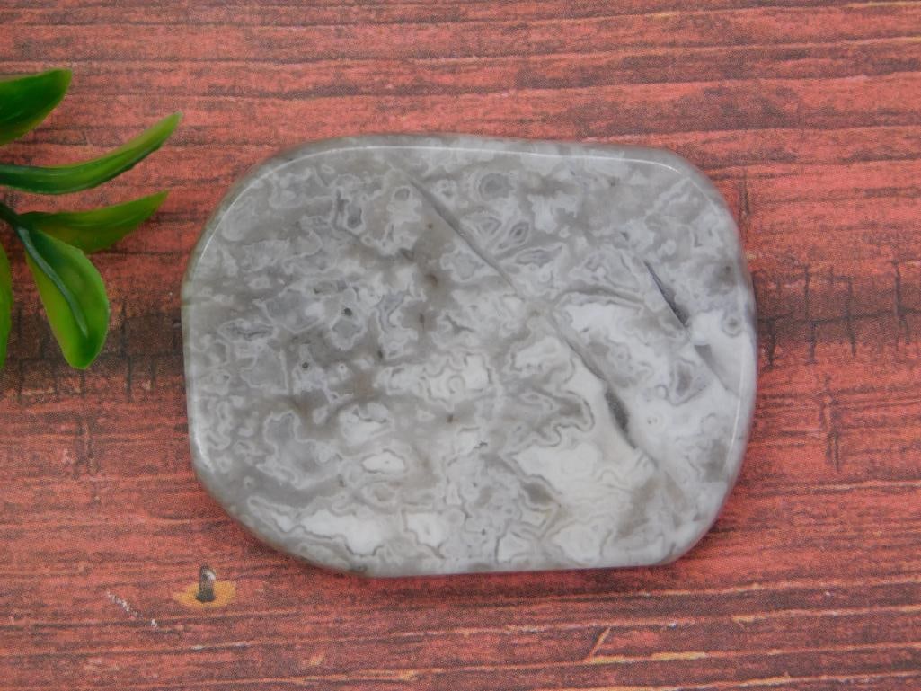 ROCK STONE LAPIDARY SPECIMEN (1 of 2)