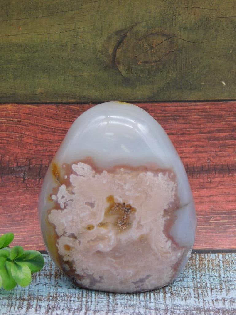 HATMANS FLOWER PETAL AGATE ROCK STONE LAPIDARY SPECIMEN: HATMANS FLOWER PETAL AGATE ROCK STONE LAPIDARY SPECIMEN