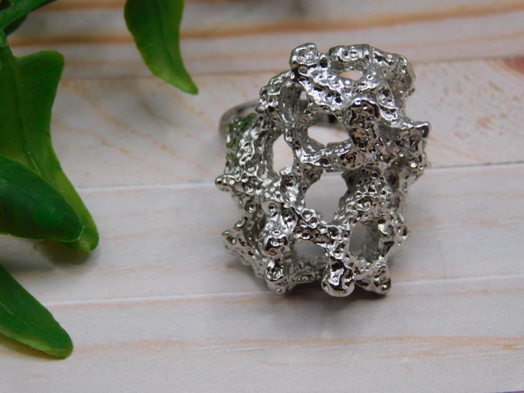 SILVER CLUSTER RING ROCK STONE LAPIDARY SPECIMEN: SILVER CLUSTER RING ROCK STONE LAPIDARY SPECIMEN