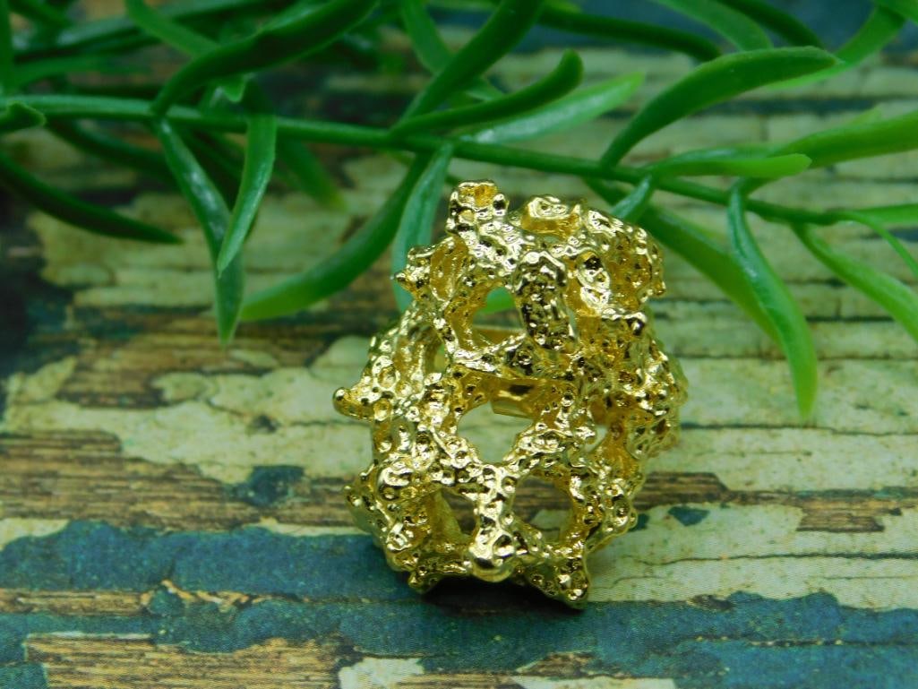 GOLD CLUSTER RING ROCK STONE LAPIDARY SPECIMEN: WELCOME TO HATMAN AUCTIONS! SPECIAL NOTICE: Please see photos for measurements and descriptions. ***Yes, we have in house shipping with MANY REPEAT CUSTOMERS because of our streamlined service.