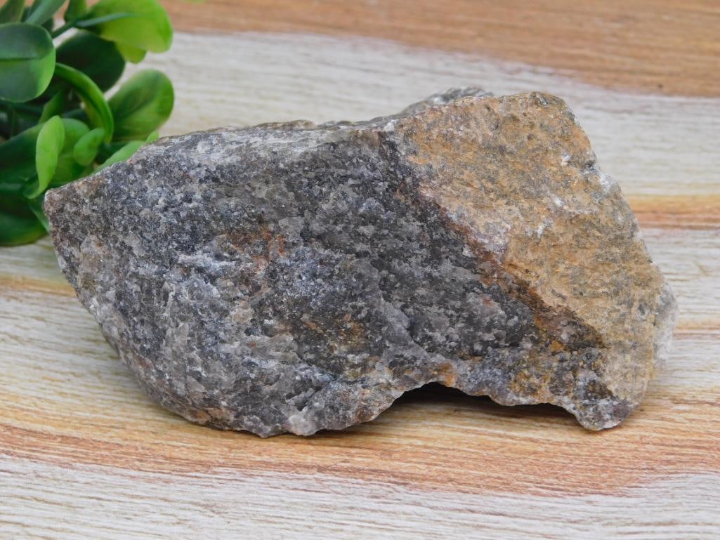 ROCK STONE LAPIDARY SPECIMEN (1 of 2)