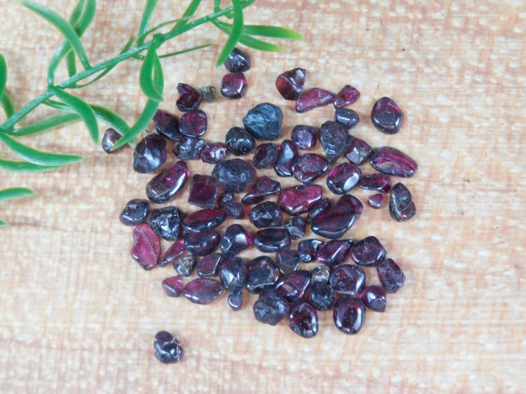 GARNET ROCK STONE LAPIDARY SPECIMEN: GARNET ROCK STONE LAPIDARY SPECIMEN