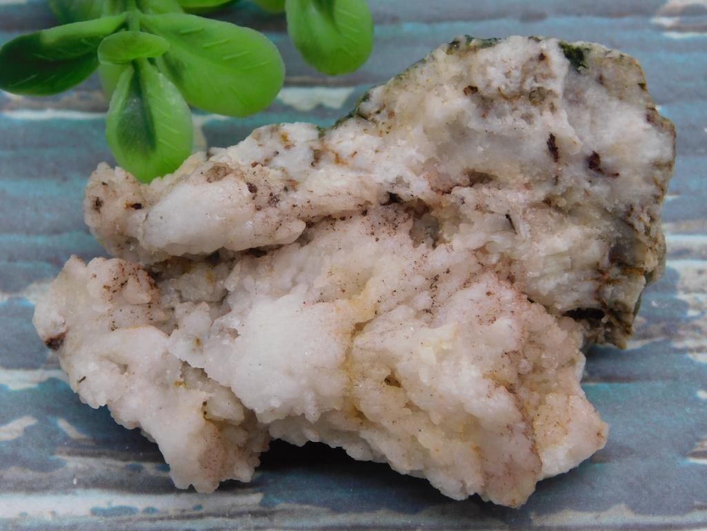 ROCK STONE LAPIDARY SPECIMEN (1 of 2)
