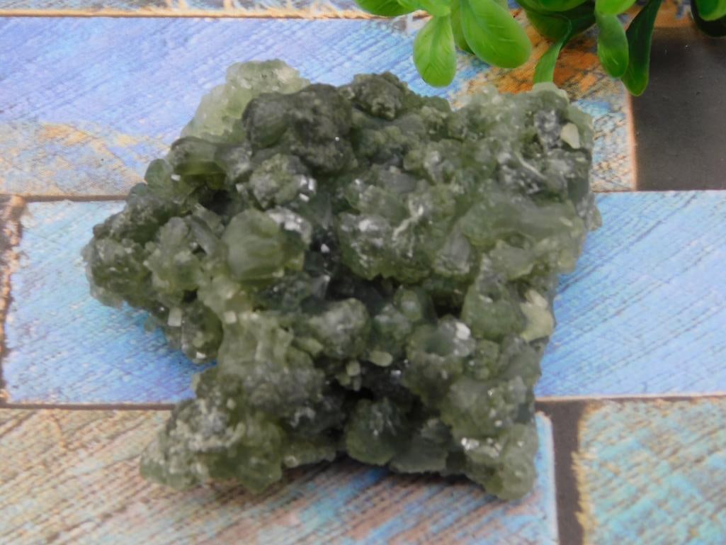 PREHNITE ROCK STONE LAPIDARY SPECIMEN: PREHNITE ROCK STONE LAPIDARY SPECIMEN