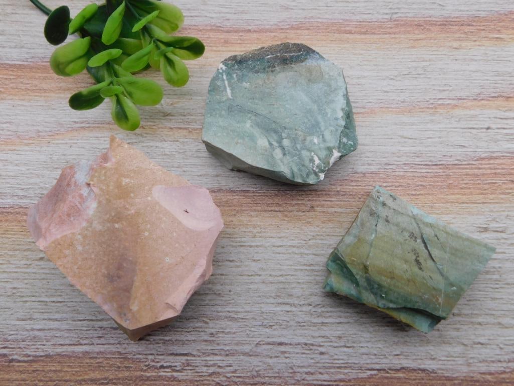 MIXED ROUGH ROCK ROCK STONE LAPIDARY SPECIMEN: WELCOME TO HATMAN AUCTIONS! SPECIAL NOTICE: Please see photos for measurements and descriptions. ***Yes, we have in house shipping with MANY REPEAT CUSTOMERS because of our streamlined service.