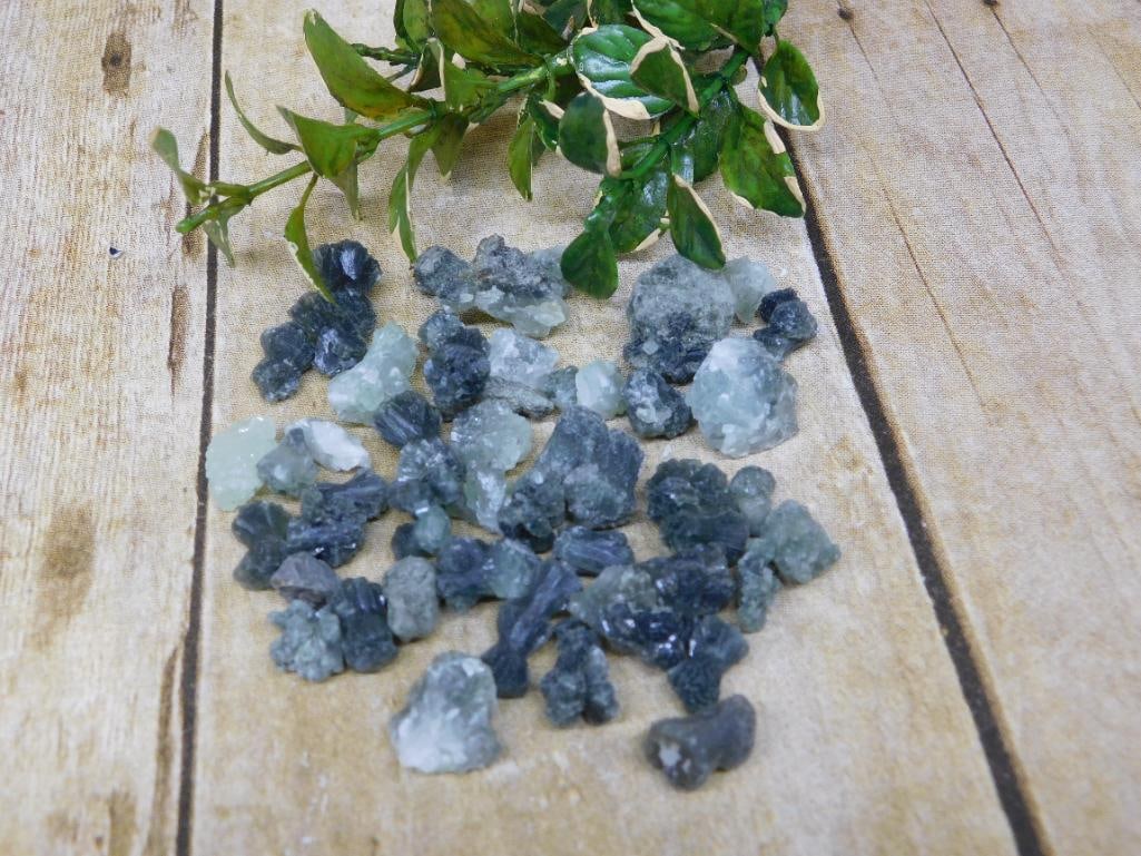 PREHNITE ROCK STONE LAPIDARY SPECIMEN: PREHNITE ROCK STONE LAPIDARY SPECIMEN