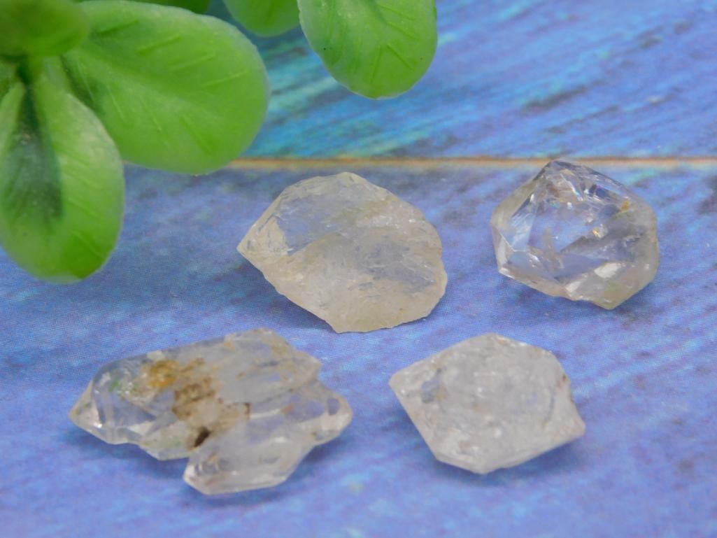 HERKIMER DIAMONDS ROCK STONE LAPIDARY SPECIMEN: HERKIMER DIAMONDS ROCK STONE LAPIDARY SPECIMEN