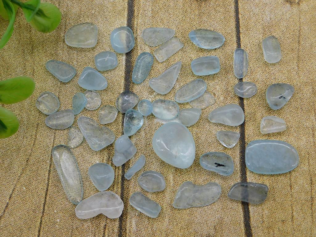 AQUAMARINE ROCK STONE LAPIDARY SPECIMEN: AQUAMARINE ROCK STONE LAPIDARY SPECIMEN