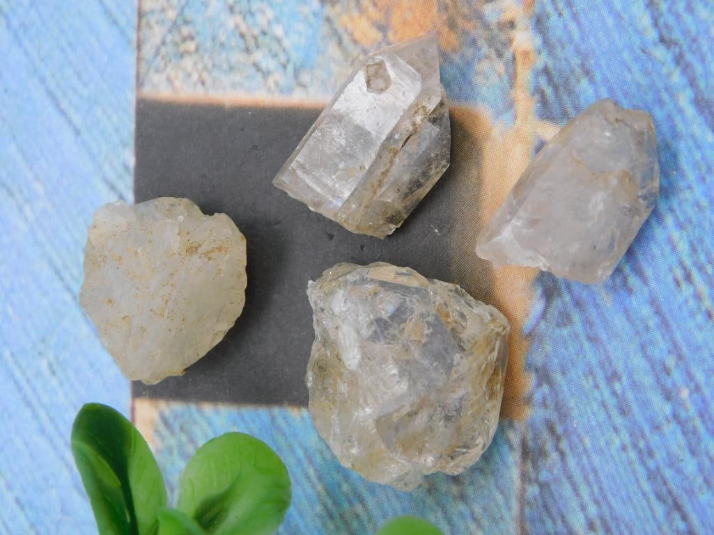 HERKIMER DIAMONDS ROCK STONE LAPIDARY SPECIMEN: HERKIMER DIAMONDS ROCK STONE LAPIDARY SPECIMEN — Part of our Discover Hidden Harbor, Crystals and Gems auction at HATMAN'S Auctions! Please see photos for measurements and condition. YES, we have in
