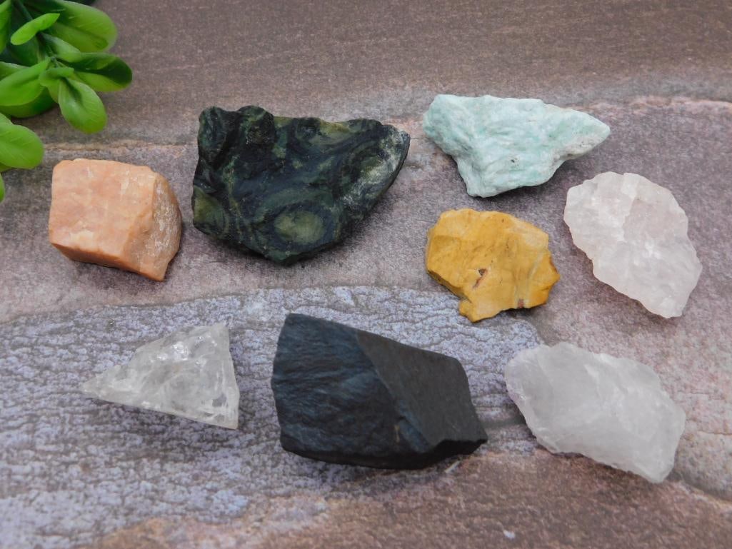 MIXED LOT ROCK STONE LAPIDARY SPECIMEN: MIXED LOT ROCK STONE LAPIDARY SPECIMEN — Part of our Discover Hidden Harbor, Crystals and Gems auction at HATMAN'S Auctions! Please see photos for measurements and condition. YES, we have in-house s