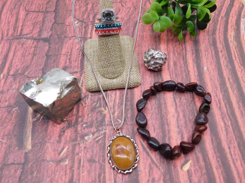 MIXED JEWELRY LOT ROCK STONE LAPIDARY SPECIMEN: MIXED JEWELRY LOT ROCK STONE LAPIDARY SPECIMEN — Part of our Discover Hidden Harbor, Crystals and Gems auction at HATMAN'S Auctions! Please see photos for measurements and condition. YES, we have