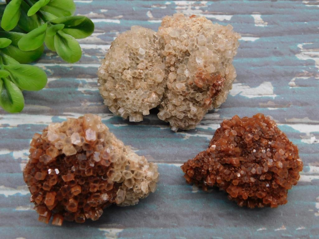 ARAGONITE ROCK STONE LAPIDARY SPECIMEN: ARAGONITE ROCK STONE LAPIDARY SPECIMEN — Part of our Discover Hidden Harbor, Crystals and Gems auction at HATMAN'S Auctions! Please see photos for measurements and condition. YES, we have in-house