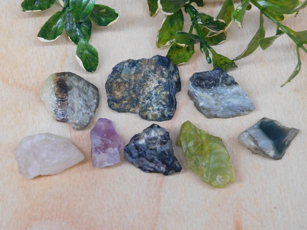 MIXED LOT ROCK STONE LAPIDARY SPECIMEN: MIXED LOT ROCK STONE LAPIDARY SPECIMEN — Part of our Discover Hidden Harbor, Crystals and Gems auction at HATMAN'S Auctions! Please see photos for measurements and condition. YES, we have in-house s