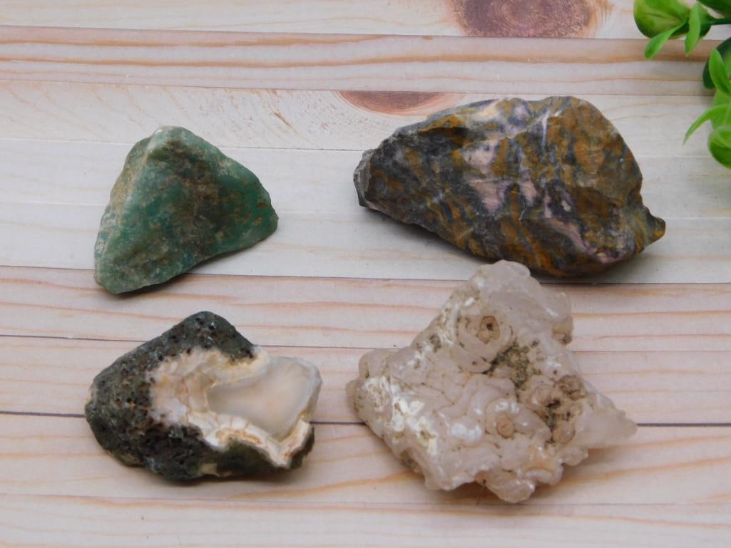 MIXED LOT ROCK STONE LAPIDARY SPECIMEN: MIXED LOT ROCK STONE LAPIDARY SPECIMEN — Part of our Discover Hidden Harbor, Crystals and Gems auction at HATMAN'S Auctions! Please see photos for measurements and condition. YES, we have in-house s